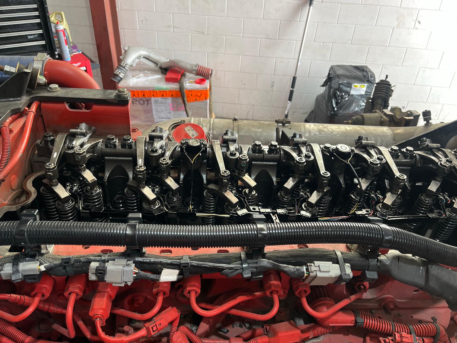 Cylinder head and valve train during an in-frame overhaul